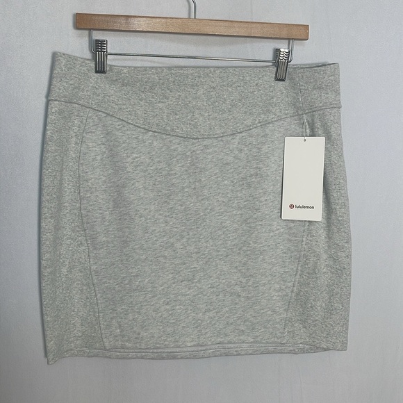 NWT Lululemon Scuba High-Rise Mini Skirt Size XL Heathered Core Ultra Light Grey - Picture 2 of 10